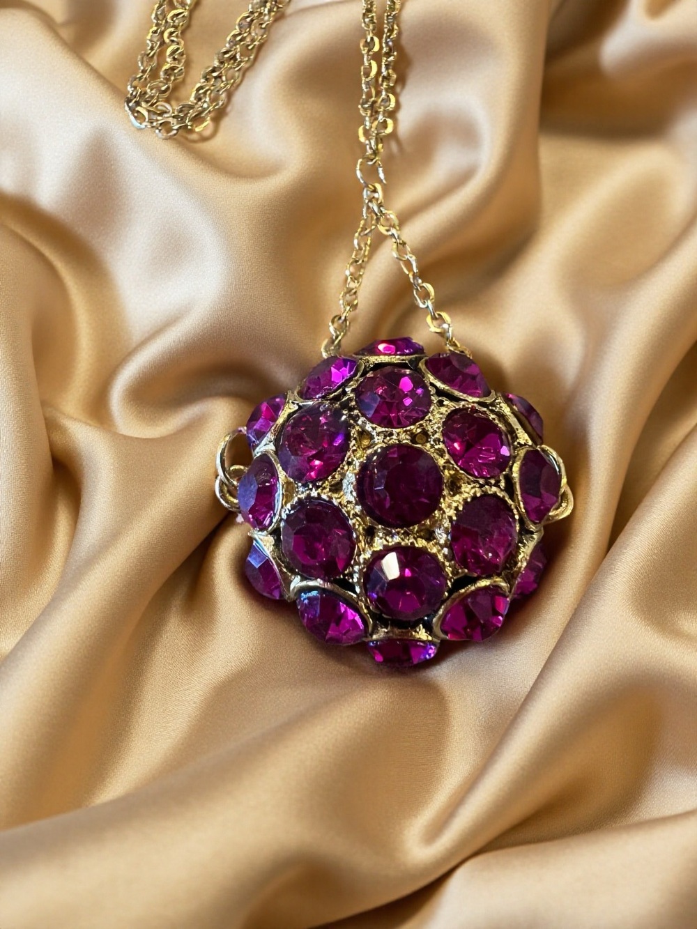 Vintage Victorian inspired Gold-Tone Necklace w/ Vibrant Fuchsia Crystal Pendant